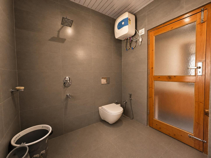Bathroom 2, Doris Mountain Cabins Tirthan, Kullu