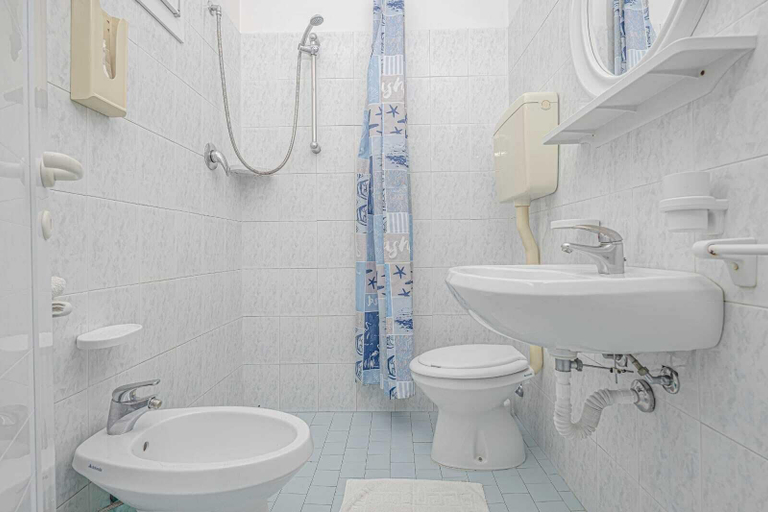 Bathroom 5, Hotel Luca, Forli' - Cesena