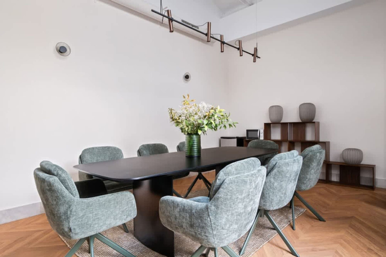 Room 3, Pac Fico Patio Suite Near Retiro, Madrid