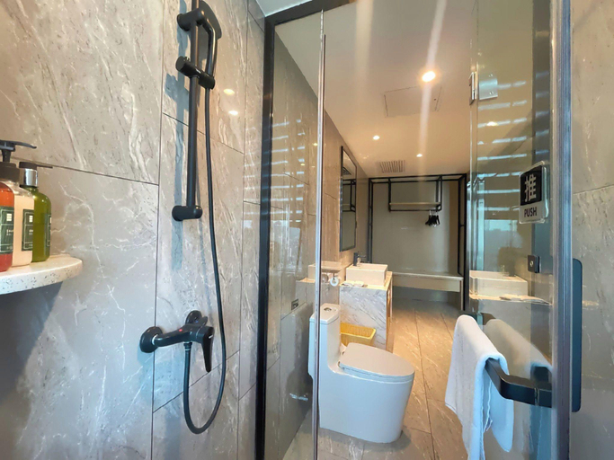 Bathroom 3, Echarm Plus Hotel Nanning Railway Station Chaoyang Square, Nanning