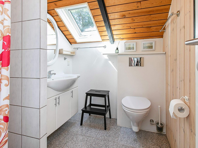 Bathroom 3, 4 person holiday home in Oksbøl, Varde