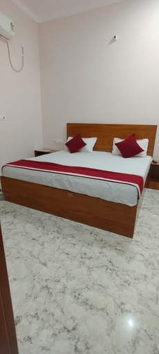 Room 5, Hotel Baldev Palace, Mathura