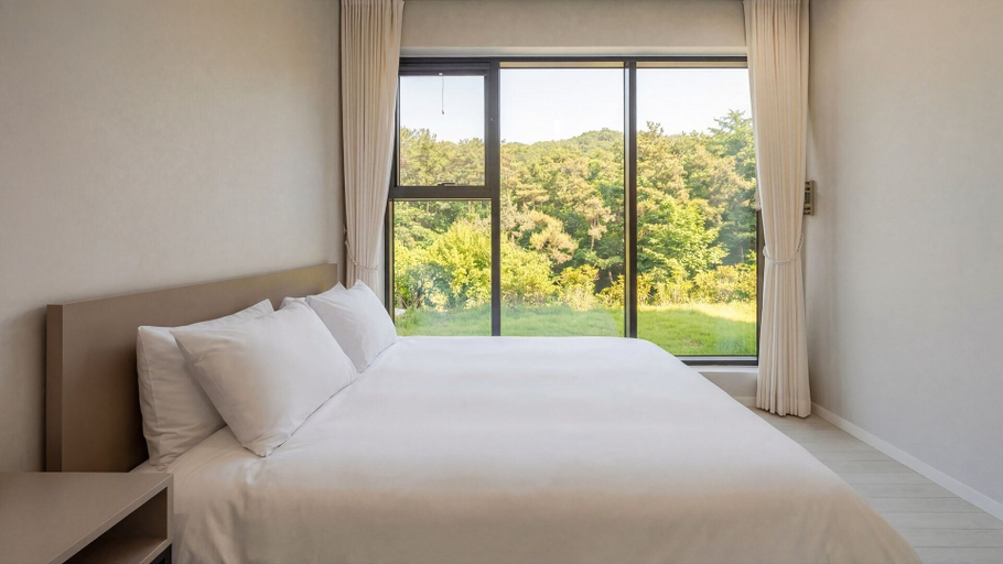 Bedroom 3, Pohang Sausalito by B-class Pool Villa, Pohang