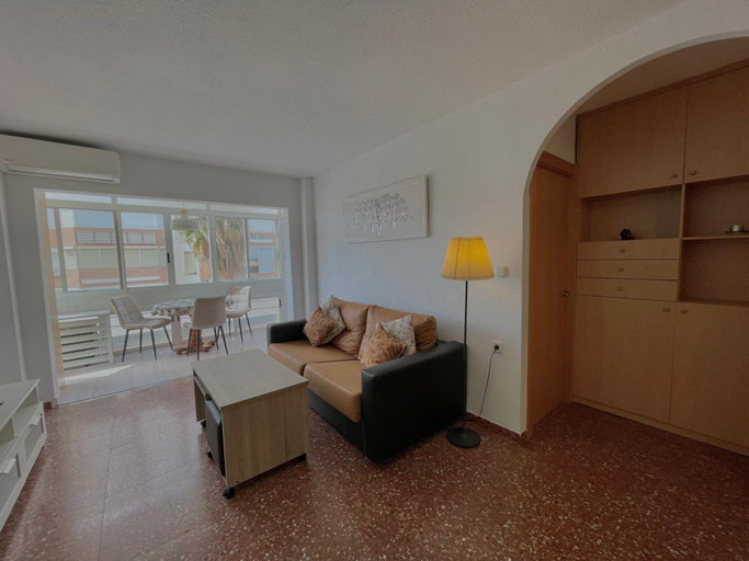 Room 4, Terrasol Plazamar 1-6, Málaga
