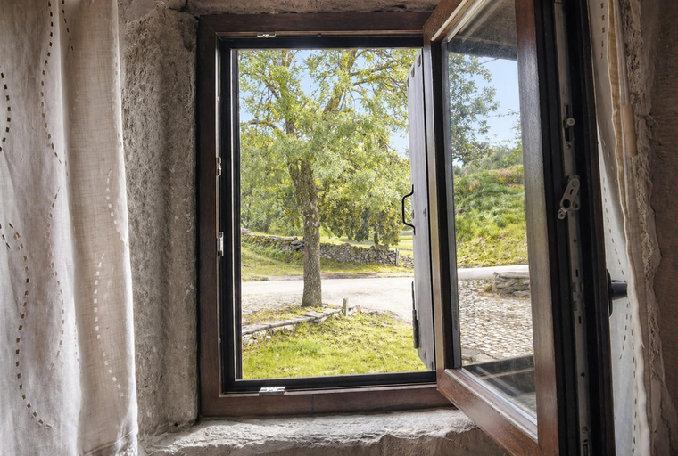 Others 4, Casas de Xisto, Mogadouro