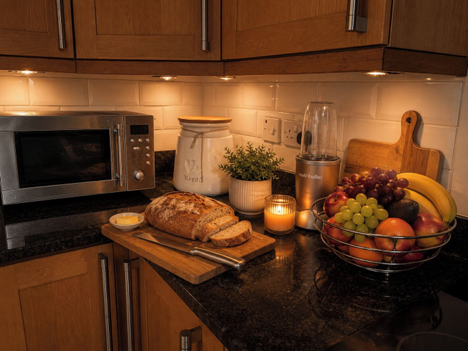 Private kitchen 5, 3-Bed House Sleeps 7 Parking & Garden Pets Ok, Lancashire