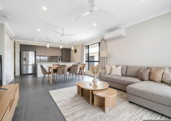 Room 5, Zen Courtyard Garden - Patio - Garage, Durack