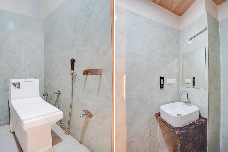 Bathroom 5, Fabhotel Southtown, Kanpur Nagar