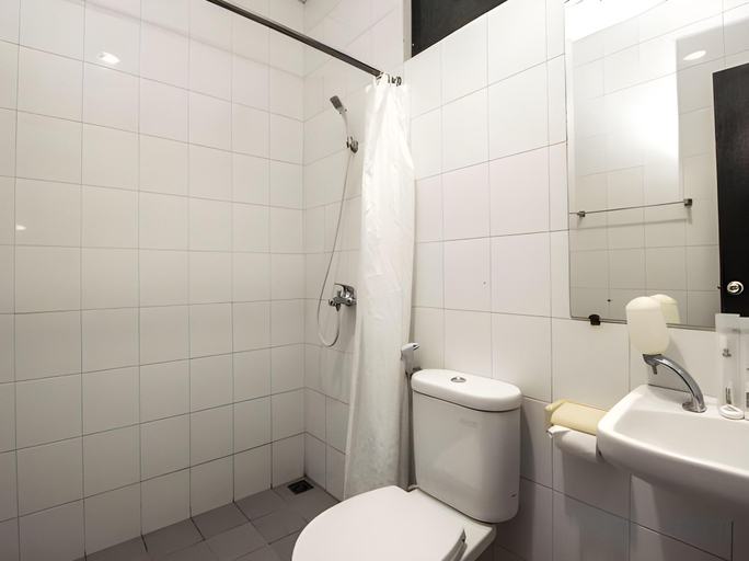 bathroom 6