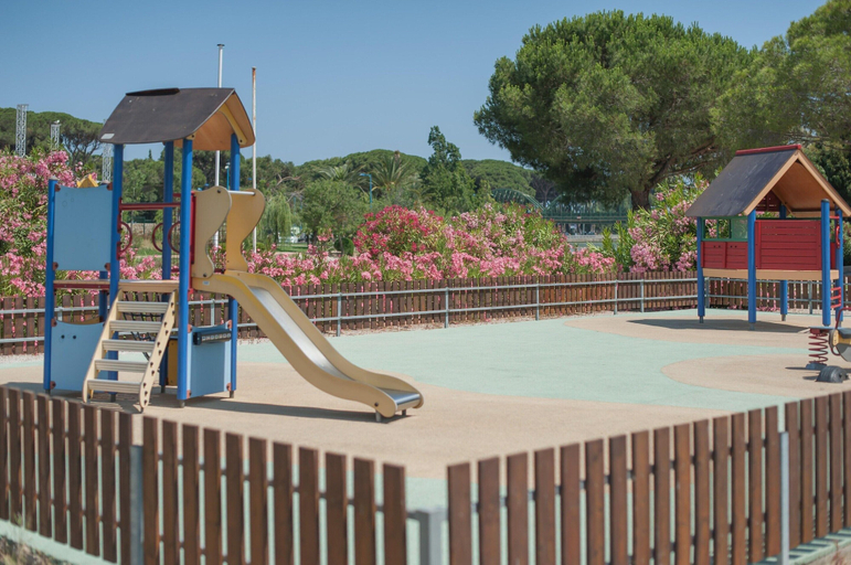 Children's area, Chic Riverfront Stay With Balcony, Alpes-Maritimes