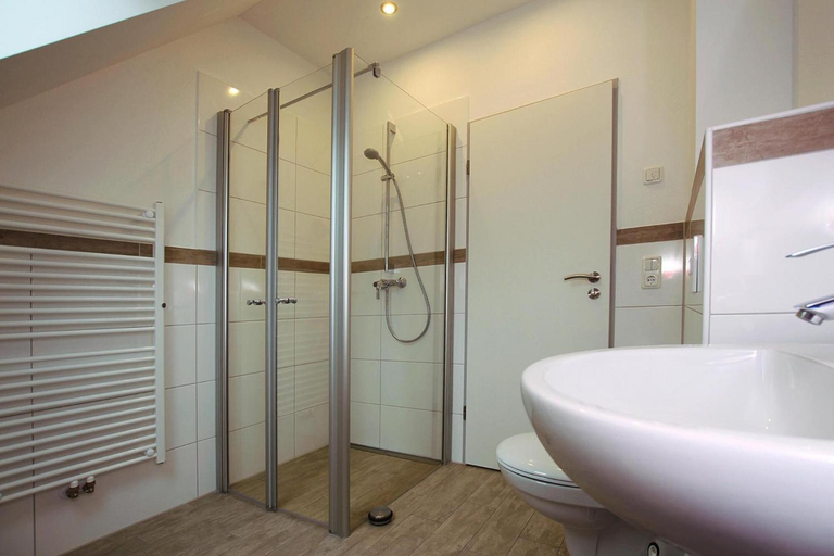 Bathroom 3, Appartement Hafenflair am Plauer See, Ludwigslust-Parchim