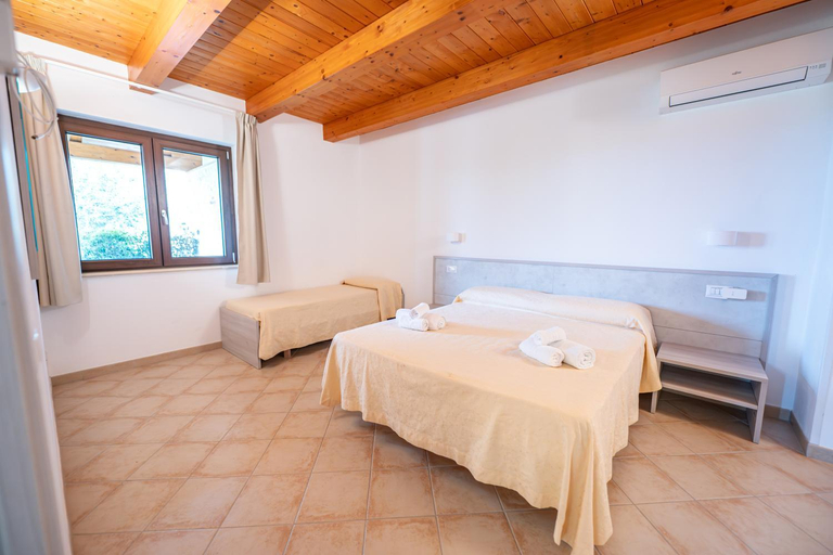 Bedroom 2, B&B Casale Pietrantica Tropea, Vibo Valentia