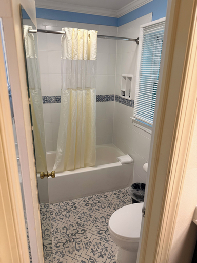 Bathroom 4, Princess Anne Hotel, SureStay Collection by Best Western, Williamsburg