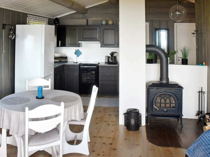 Others 5, 4 Person Holiday Home in Molde, Aukra