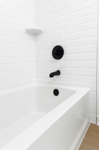 Interior 2, Zen-style 1BR Retreat In A+ Location w/ Gym & Pool, Grayson