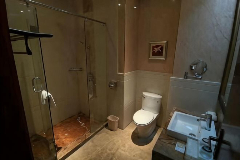 Bathroom 4, Guowei Hotel, Xishuangbanna Dai