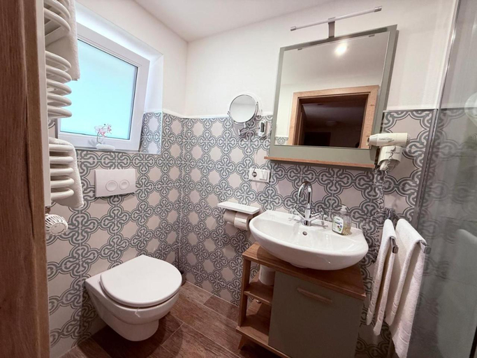 Bathroom 3, Aparthotel Tannenhof, Breisgau-Hochschwarzwald