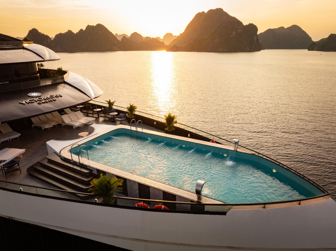 Swimming pool 5, Victorious Cruise Halong Bay, Hạ Long