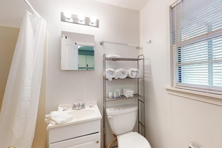 Bathroom, Dogwood - Unit 603, Henderson