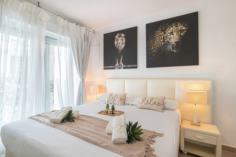 Room 5, Benalbeach With Pools And Seaview, Málaga