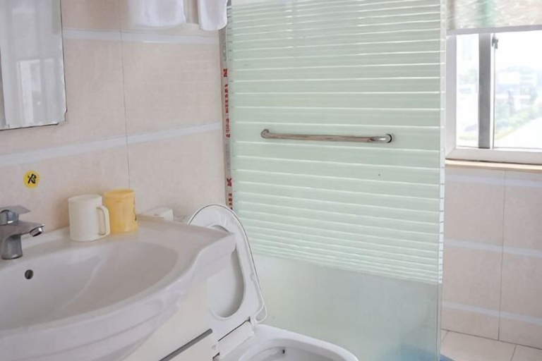 Bathroom 3, Ningbo Risheng Inn, Ningbo