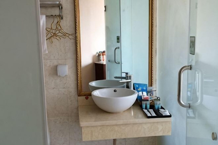 Bathroom 4, Mingyue International Hotel, Yichun