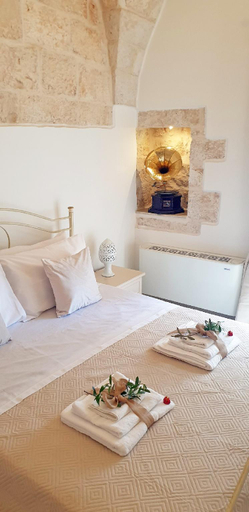 Bedroom 2, Ladorea Suite, Brindisi