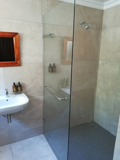 Bathroom 3, Travalia Guest Farm, Central Karoo