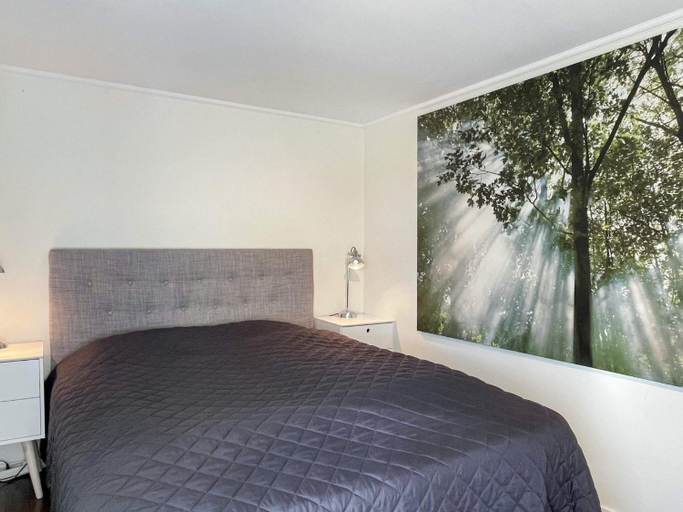 Bedroom 2, Magical Seaside Retreat on Tjorn-By Traum, Tjörn