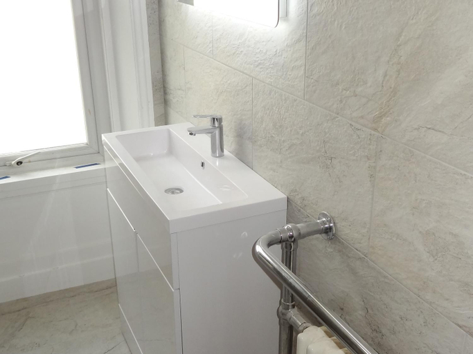 Bathroom 2, Snowdon Retreat Villa by Seaside Llandudno, Conwy