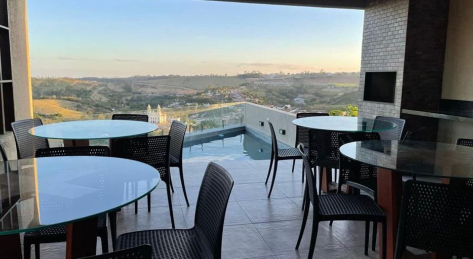 Outdoor dining, Alta Vista Chalés, Bananeiras