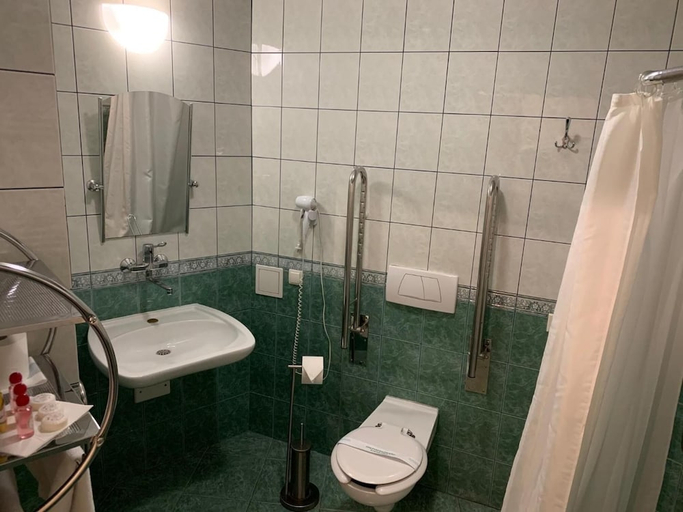 Bathroom 4, Hotel Matejko, Kraków City