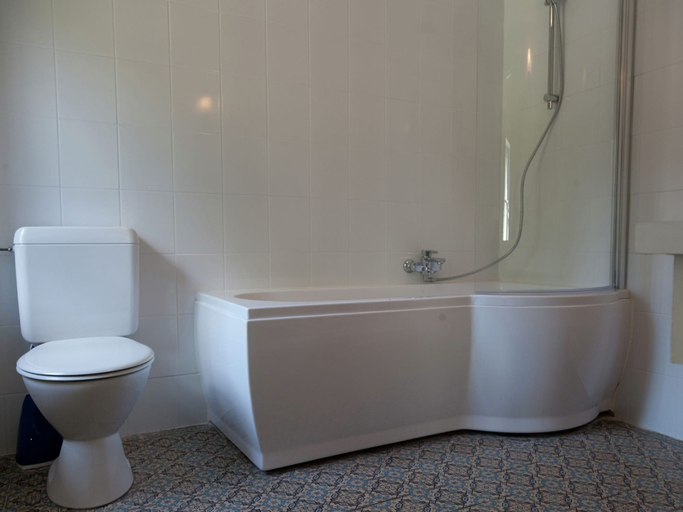 Bathroom 3, Cozy Holiday Home in Gembloux With Gym, Namur