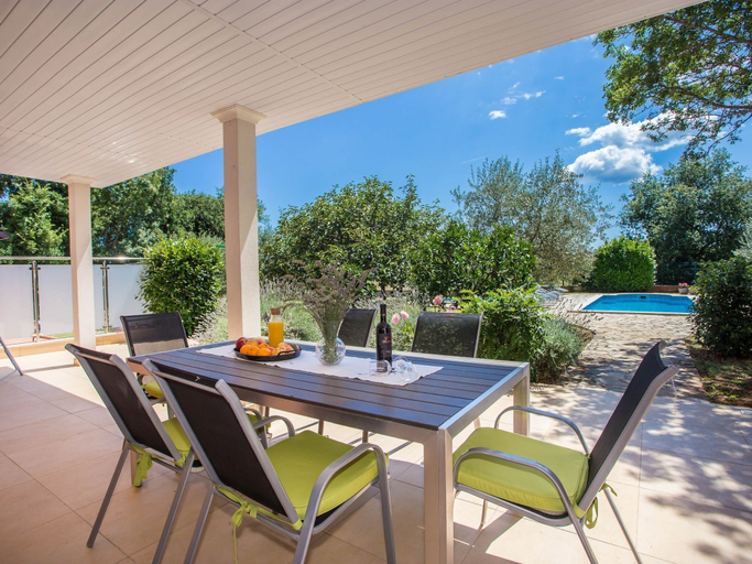 Others 2, Modern Holiday Home With Private Swimming Pool, Near Duga Uvala Beach, Marčana