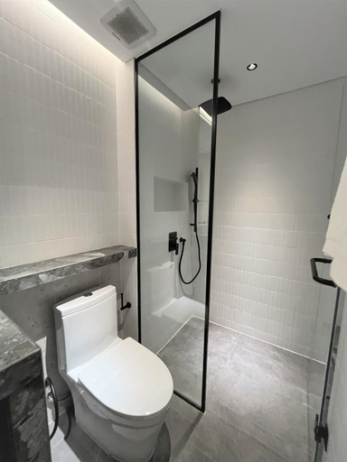 Bathroom 4, AHouse Saigon, District 1