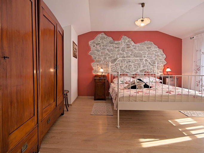 Others 3, Traditional House With Private Pool and Panoramic Views, Incl. Wi-fi and air Conditioning, Buzet