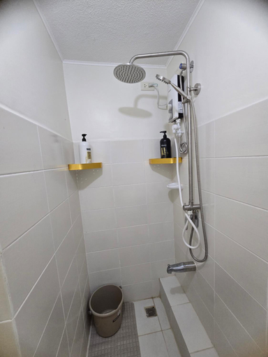 Bathroom 4, Sanremo Oasis, City di Mare, SRP, Cebu City