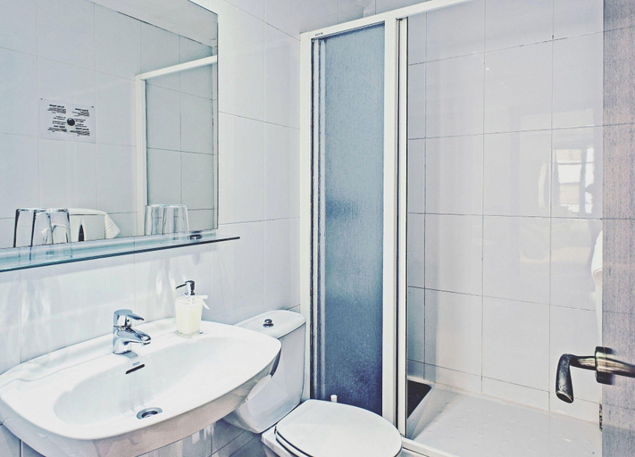Bathroom, Pension Beizama, Guipúzcoa