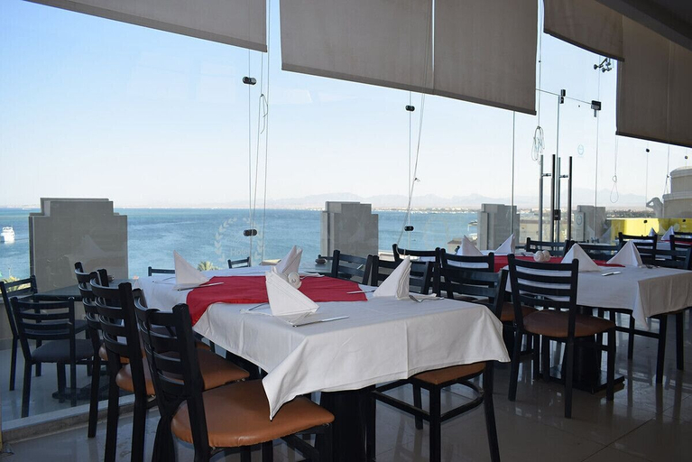 Food & Drinks 5, Elysees Dream Beach Hotel-By AMARINA Hotels & Resorts, Al-Ghurdaqah