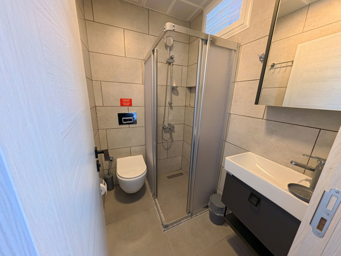 Bathroom 5, Merhaba Pansiyon, Bodrum