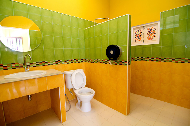 Bathroom 4, Waranya Resort, Phu Rua