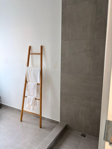 Room 5, One bedroom modern apartment in Fomona - 2386, Bulawayo