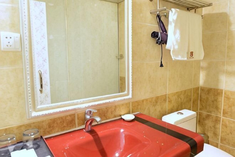Bathroom 3, Super 8 Hotel (Korla Tianshan West Road), Bayin'gholin Mongol