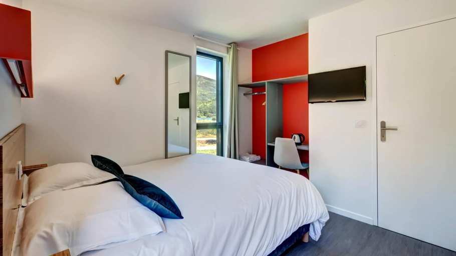 Room 2, 8-person Savoie Family Retreat, Savoie