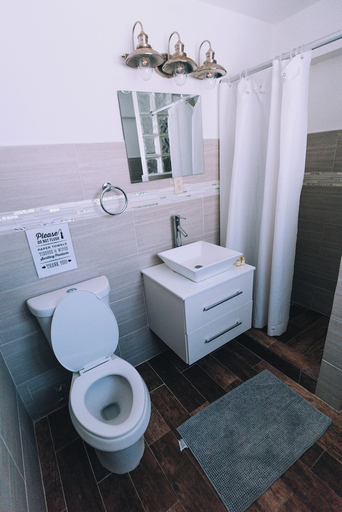 Bathroom 3, Placid Suites