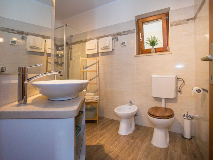 Others 4, Cosy Apartment in Umag With Swimming Pool, Novigrad