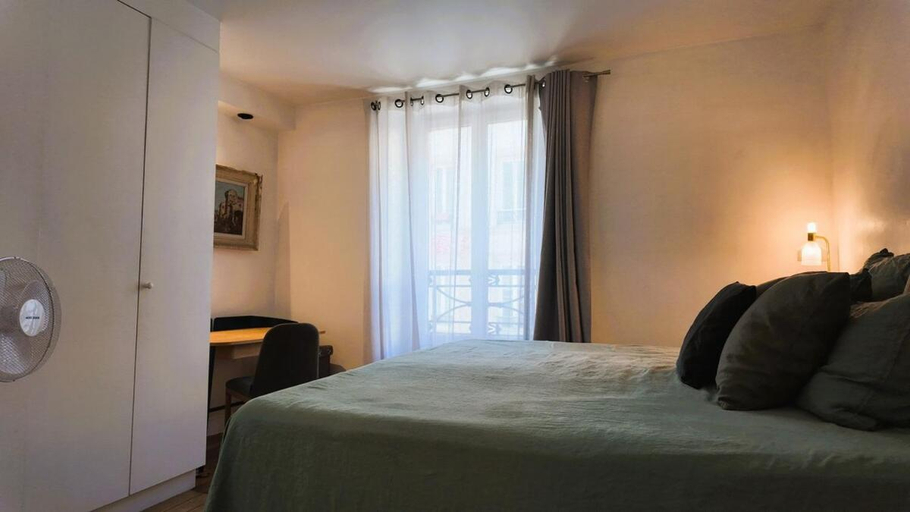 Bedroom 2, Comfortable apartment - Canal St Martin, Paris