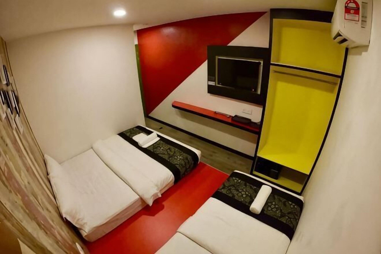 Bedroom 4, Mango Inn, Semporna