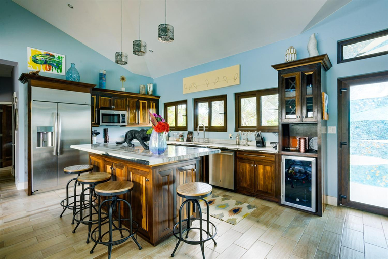 Food & Drinks, Stunning 3BR Lagoon Home with Sunset Rooftop Deck
