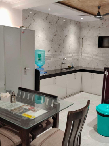 Interior 5, WoodRose Viila, Satara